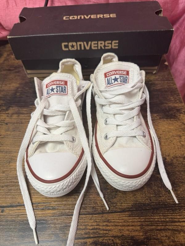 Converse Chuck Taylor All-Star low-top sneakers in white canvas
