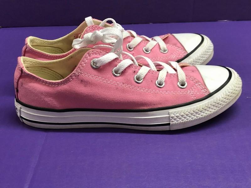 Converse Chuck Taylor All Stars Sneakers Shoes SIZE 2