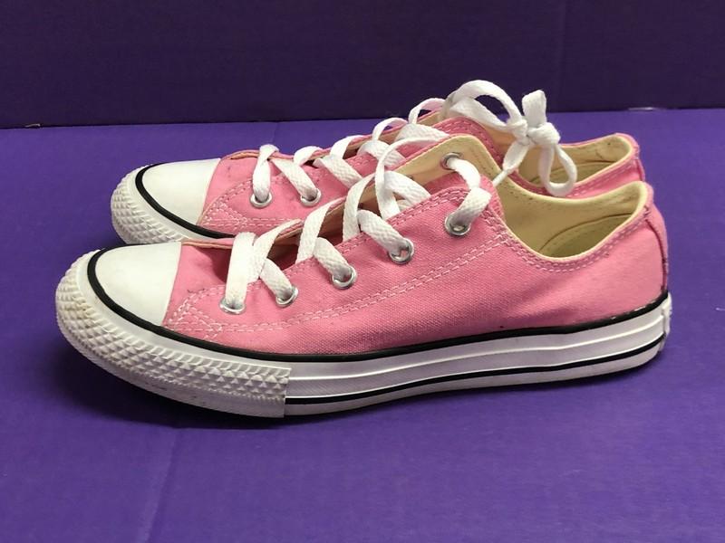 Converse Chuck Taylor All Stars Sneakers Shoes SIZE 2