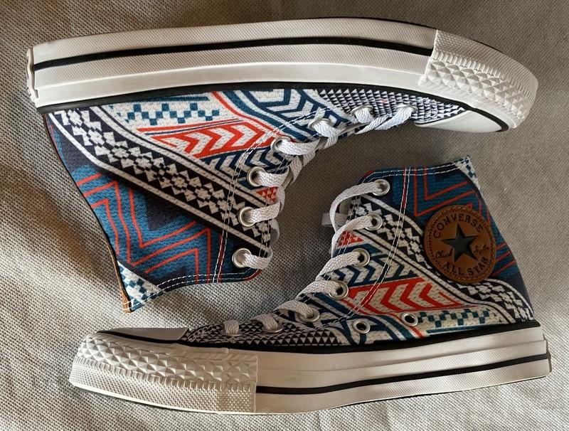 CONVERSE Chuck Taylor Women 7 / Men 5 All Star Aztec Chevron High Top Sneakers
