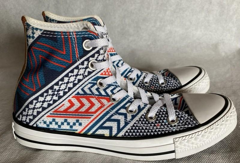 CONVERSE Chuck Taylor Women 7 / Men 5 All Star Aztec Chevron High Top Sneakers