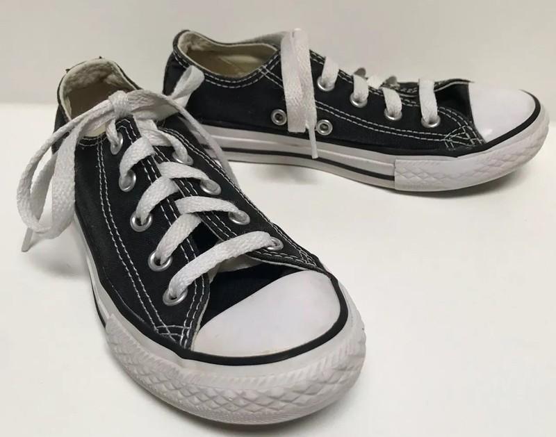 Converse Girl’s Canvas Lace Up Tennis Shoes Size 13