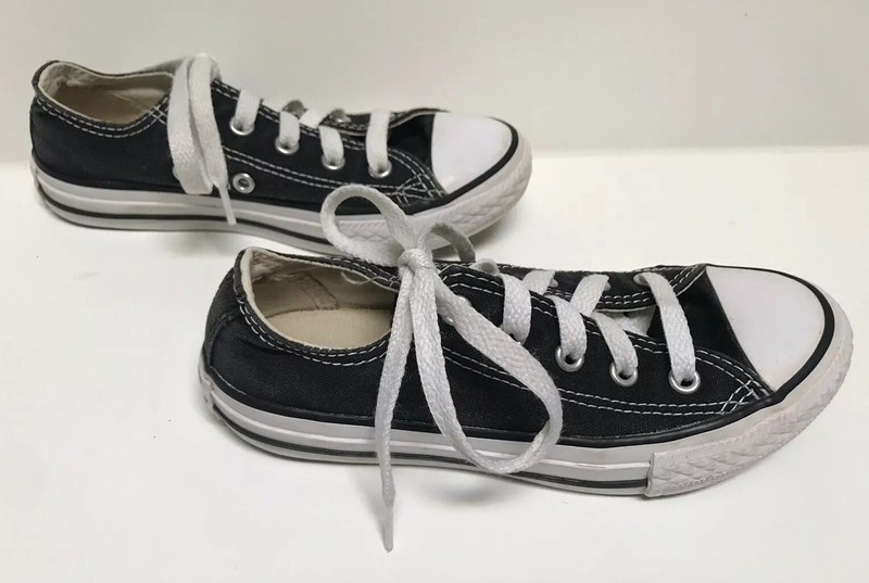 Converse Girl’s Canvas Lace Up Tennis Shoes Size 13