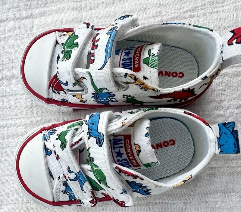 Converse Toddler Boy Girl Sz4 Dinosaur Sneakers Adjustable Strap Hook And Loop