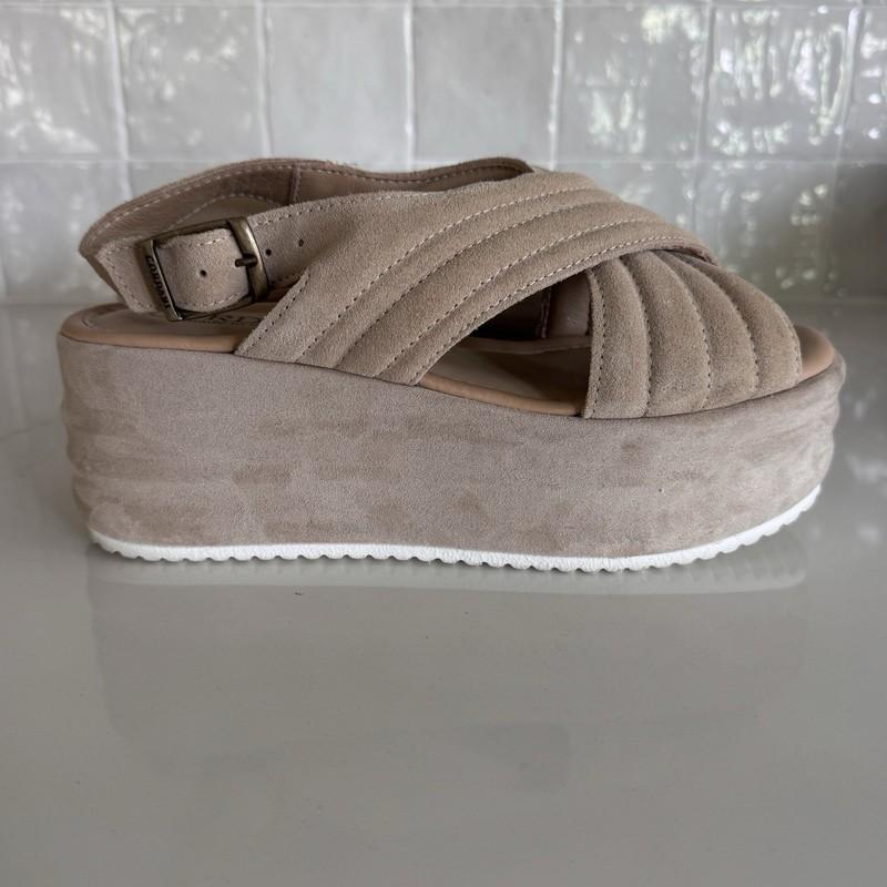 Cordani Yvonne Platform Wedge Sandals Beige Tan Suede Womens 38 Made In Italy