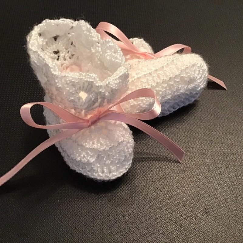 Crochet Baby Shoes Baby Booties Doll Shoes Booties V White with Ribbon