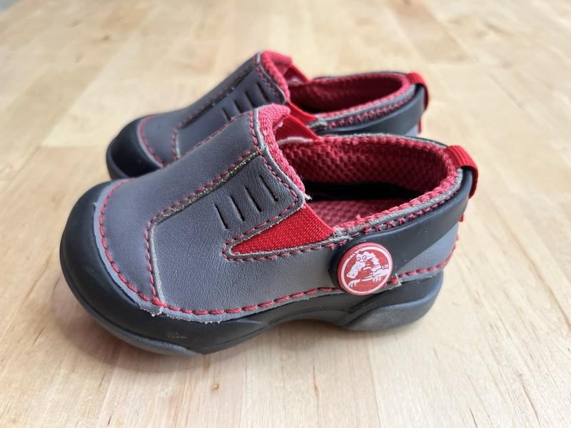 Crocs Dawson Toddler Leather Slip-On Clogs Gray Red Black Shoes Sneakers Sz C4