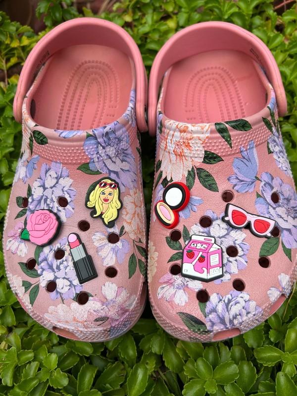 CROCS Pink EUC Floral Shoes Sweet BARBIE Buttons Women's 8