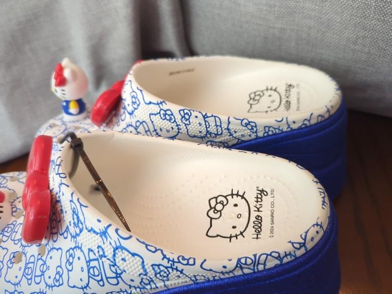 Crocs Sanrio Hello Kitty Womens 9 Platform Siren Clogs Red Bows Blue White
