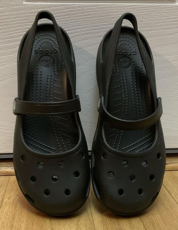 CROCS SLIP ON BLACK SIZE 8 Women’s MARY JANE STYLE
