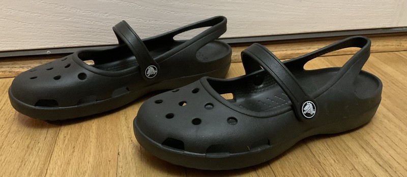 CROCS SLIP ON BLACK SIZE 8 Women’s MARY JANE STYLE