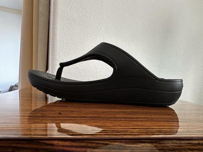 Crocs Sloan Platform Black Wedge Flip Flop Sandals Womens Size 5