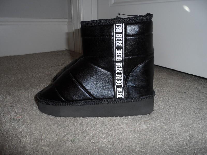 Cute Bebe Girls Size 2 Black Puffer Logo Boots Booties Lined NWT