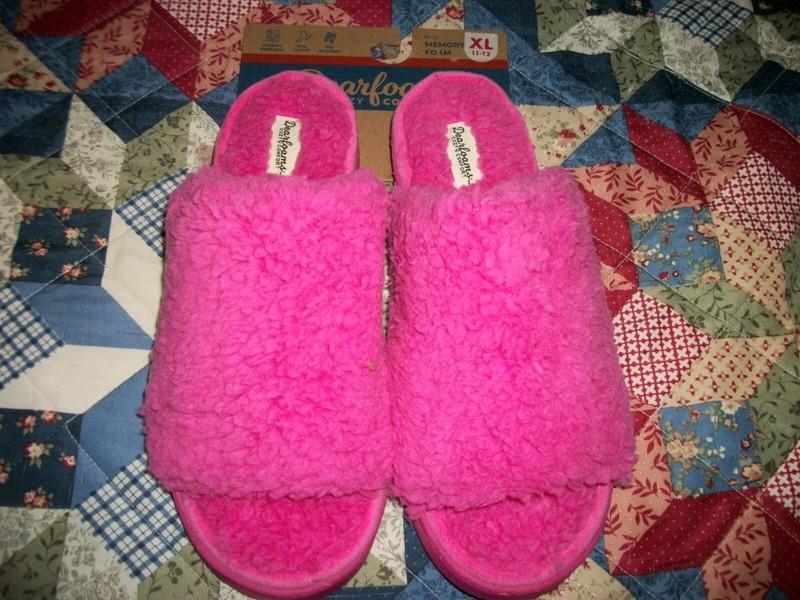 Dearfoams Women's Size XL 11-12 Pink Sherpa Open Toe Slide Slippers