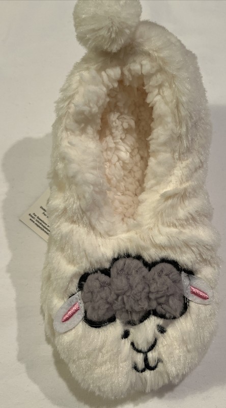 Delia’s Girls Gripper Sole Slippers Size 10-4 NWT