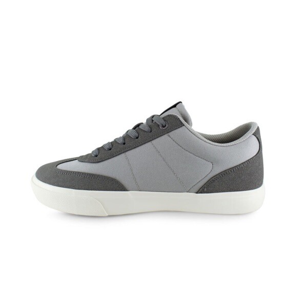 Designer New CALVIN KLEIN MENS Laramy2 DAILY CASUAL COMFORT SNEAKER SZ 11 M USA