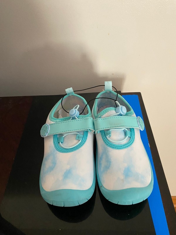 Disney GIRLS SIZE 12 DISNEY PRINCESS FROZEN Blue WATER SHOES