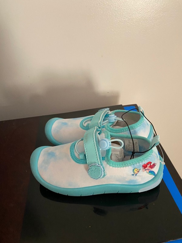 Disney GIRLS SIZE 12 DISNEY PRINCESS FROZEN Blue WATER SHOES