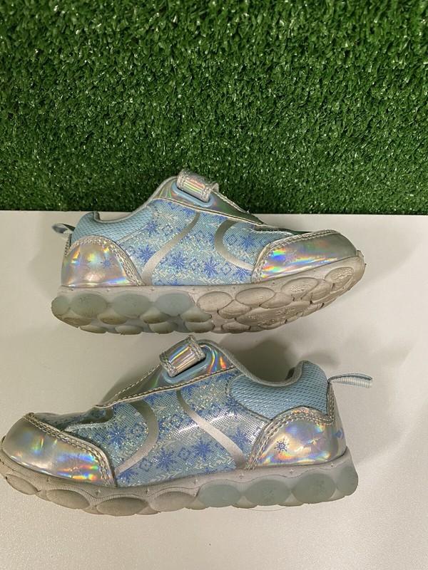 Disney's Frozen 2 Anna & Elsa Toddler Girls Light-Up Sneakers Girls Size 9 NIB