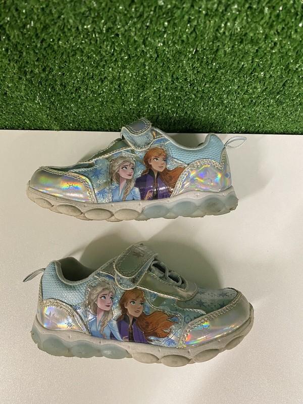 Disney's Frozen 2 Anna & Elsa Toddler Girls Light-Up Sneakers Girls Size 9 NIB
