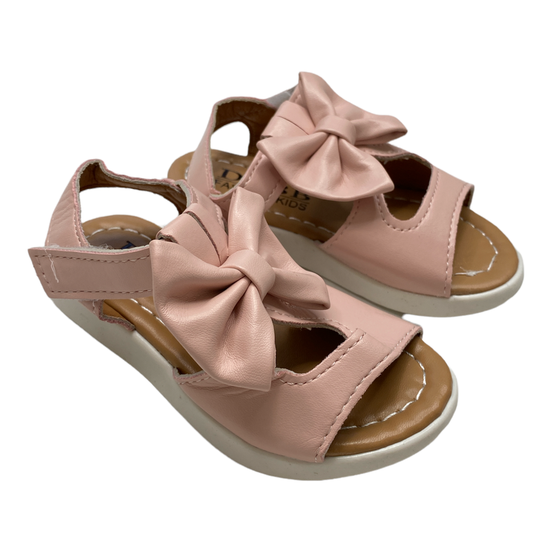 DKBB Fashion Kids Girl's Pink Cut-Out Bow Sandals Size 9 B8