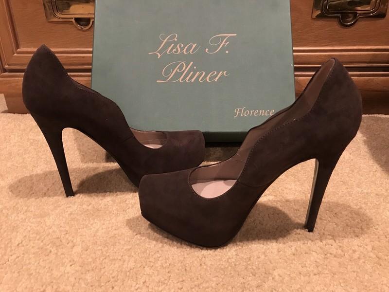 Donald J. Pliner Sable Suede Size 6.5M