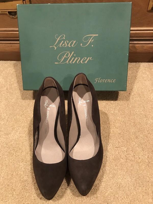 Donald J. Pliner Sable Suede Size 6.5M