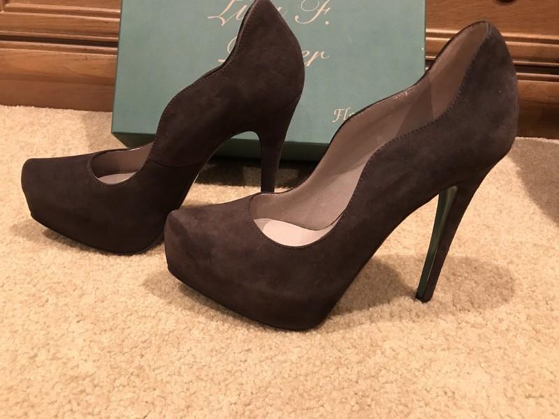 Donald J. Pliner Sable Suede Size 6.5M