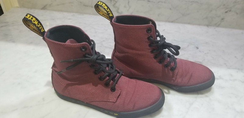 DR. MARTENS Shoreditch Red Burgundy Youth Size 1 Girls Canvas Boots