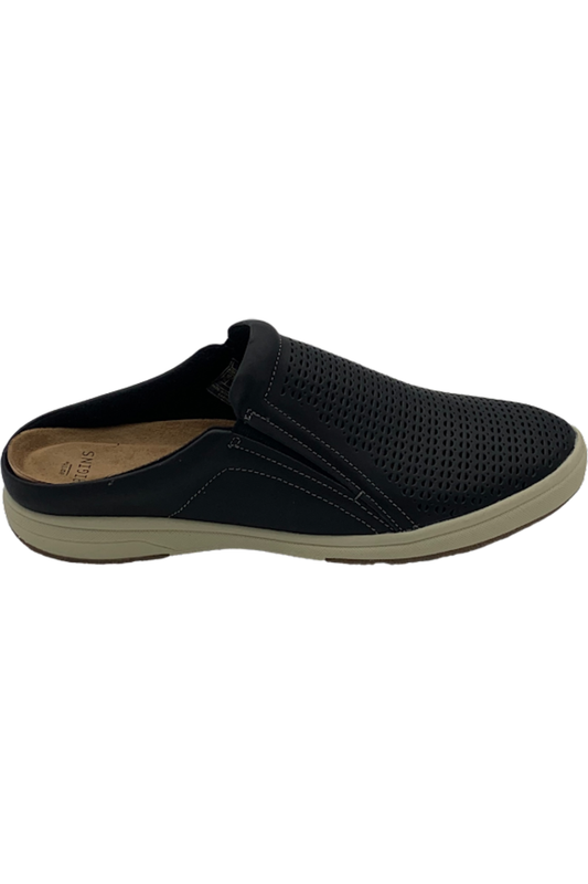 Earth Origins Perforated Leather Slip-On clogs Emilia Black