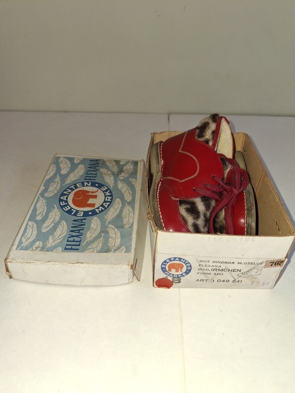 Elefante Market Flexana Size 18 Infant Shoes With Box