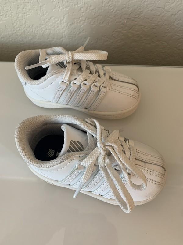 EUC K-SWISS White Toddler Tennis Shoes Sneaker Toddler 4 String Tie - SHIPS FREE