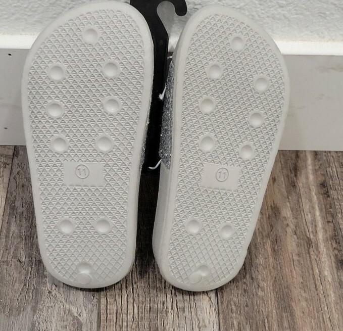 Extremely Me Girls Silver Glitter Slides NEW Varies Sizes