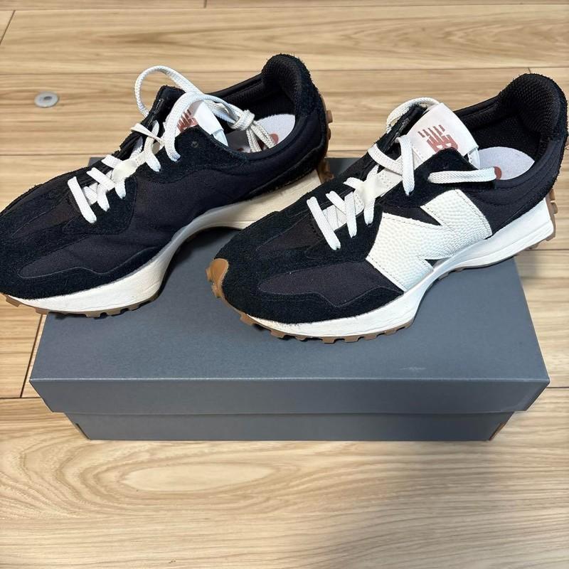 [FLASH SHIP]-New. Balance 327 Women BLACK with NB 103 WHITE and Mineral Red-AUTH