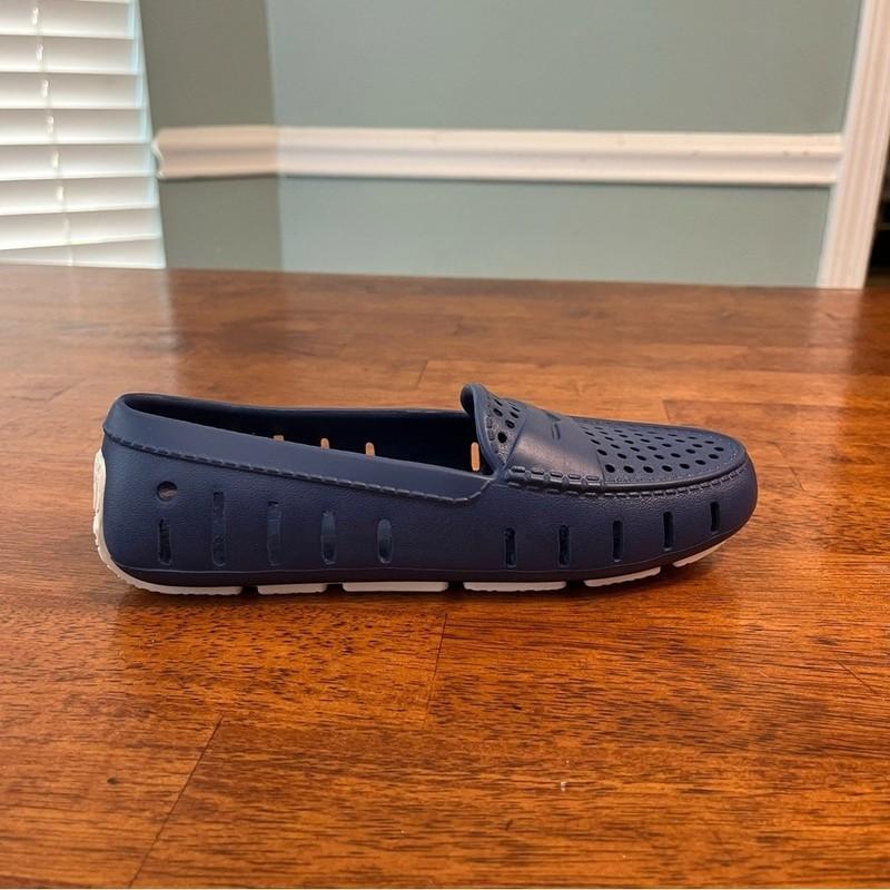 Floafers Navy Blue Slip-On Loafers Size 5 Big Kid