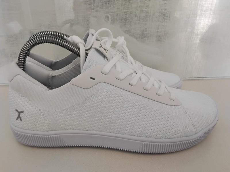 Flux Women's Adapt Trainer White Athletic Knit Barefoot Shoe Sneaker Size 8.5