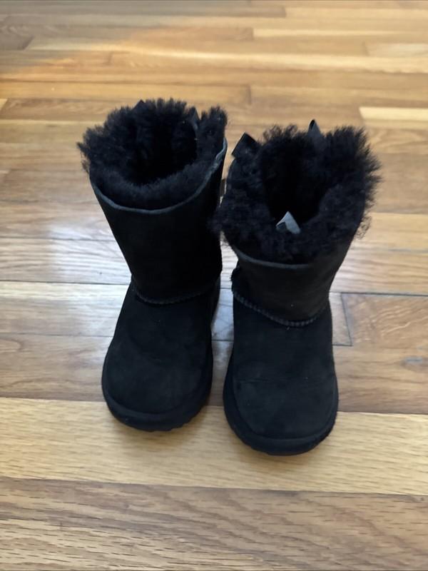 Girl's Boots UGG Kids Bailey Bow II (Toddler/Little Kid) Size 7