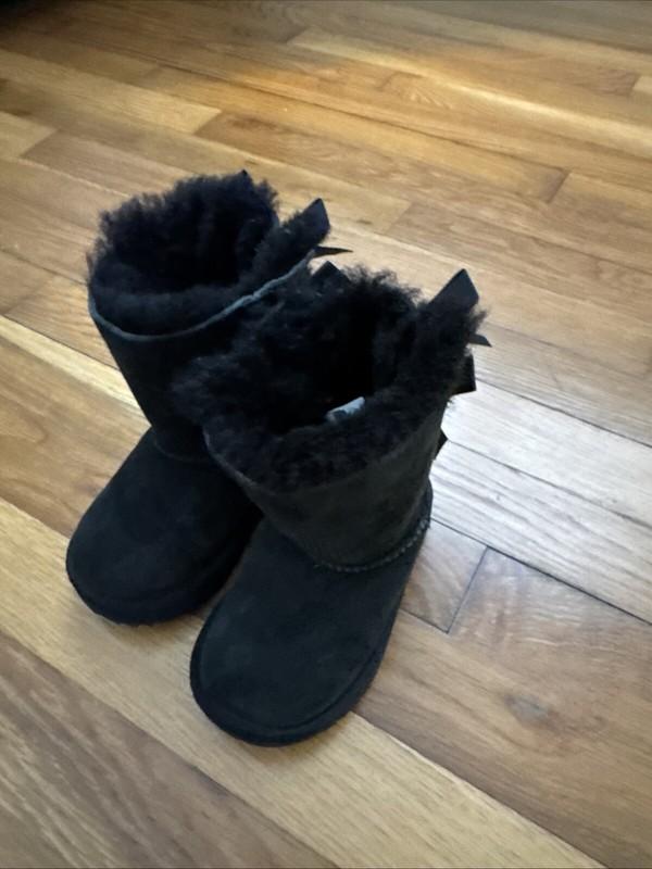 Girl's Boots UGG Kids Bailey Bow II (Toddler/Little Kid) Size 7