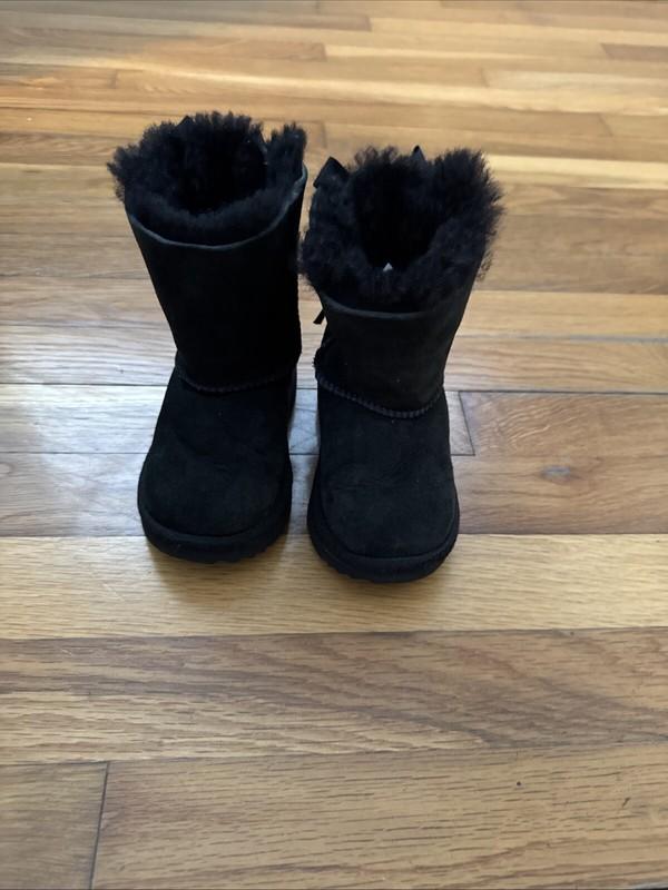 Girl's Boots UGG Kids Bailey Bow II (Toddler/Little Kid) Size 7