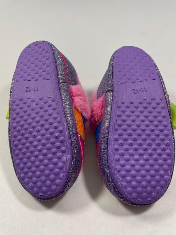 GIRL’S NICKELODEON JO JO CLOSED BACK GLITTER “BE YOUR SELFIE” SLIPPERS