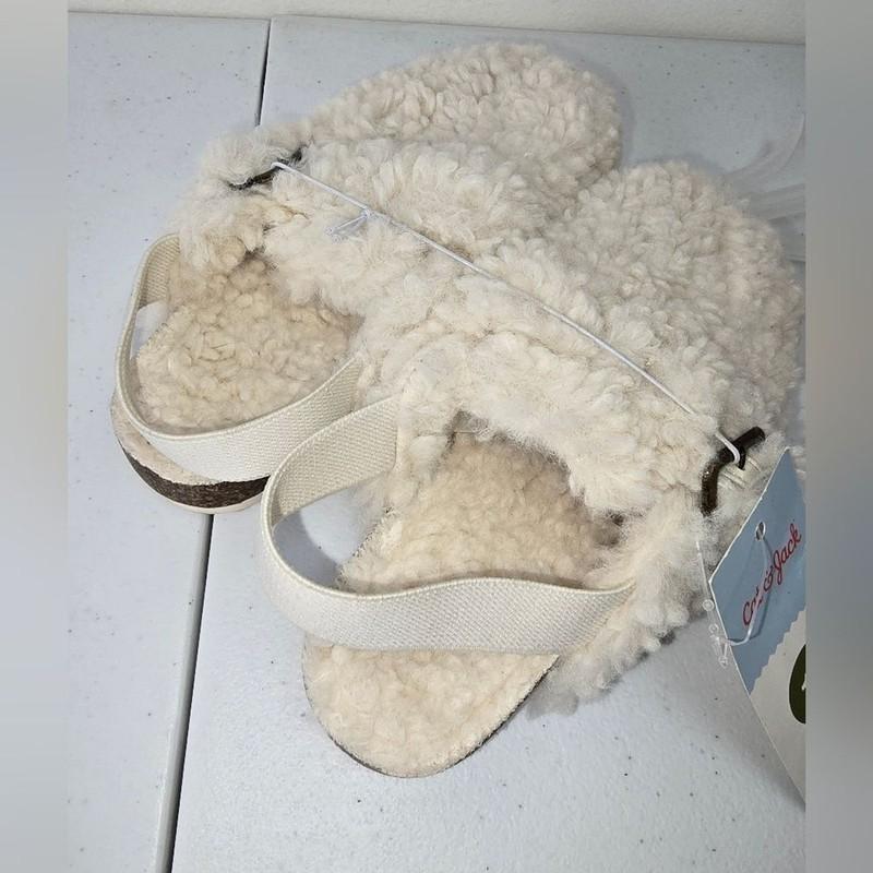 Girls Cat & Jack Cream Fuzzy Sherpa Shoes 11 Toddler Size