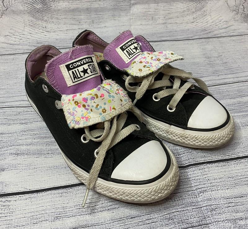 Girls Converse Flip Tongue size 2. Black White Purple Gold