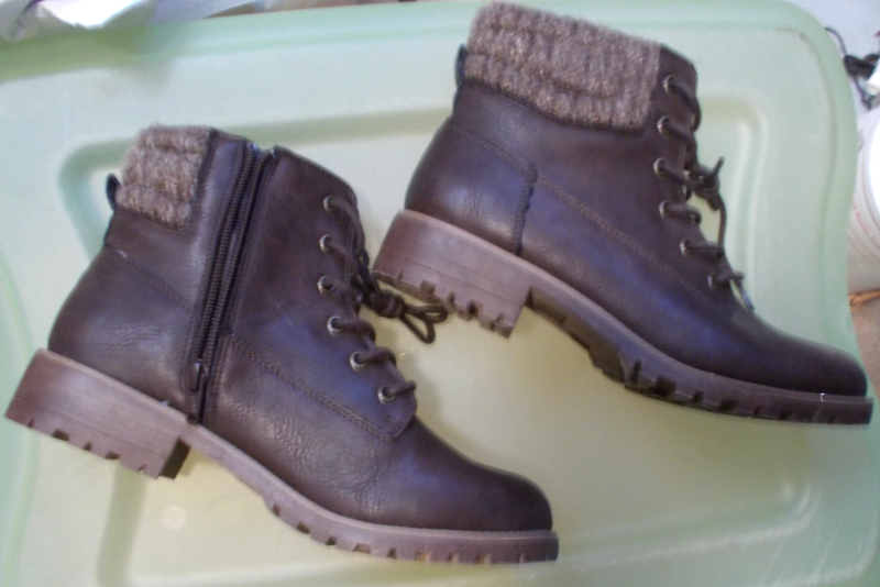 Girls Glittery Top BootsSparkly Rimmed* Teen Size 5