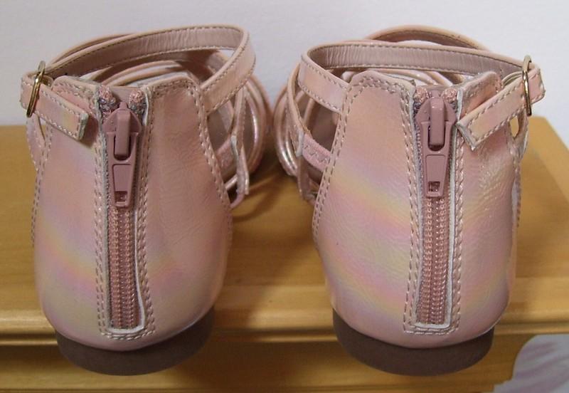 Girls Jellypop LANDING Peach Pearlized Sandals 12 Or 4