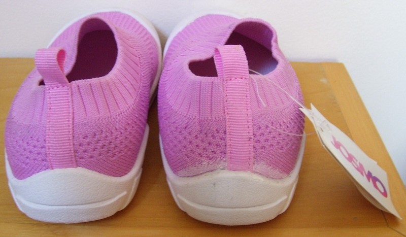 Girls JOSMO Pink Knitted Slip On Bump Toe Sneakers Sz 10