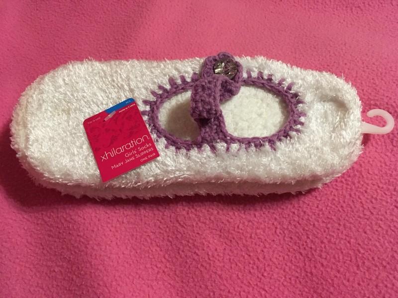 Girls MARY JANE SLIPPERS WHITE With PURPLE TRIM~BUTTON GEM Sz M/L NEW~FREE SHIP