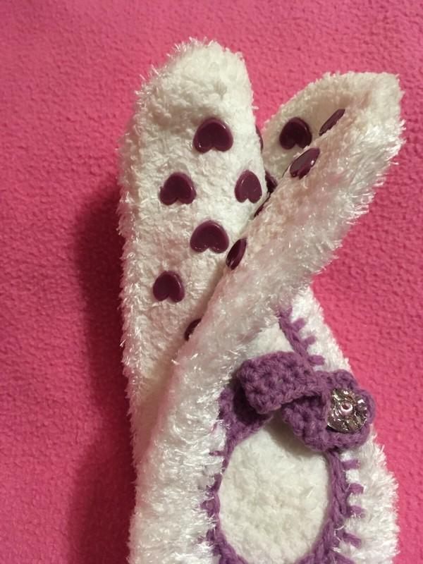 Girls MARY JANE SLIPPERS WHITE With PURPLE TRIM~BUTTON GEM Sz M/L NEW~FREE SHIP