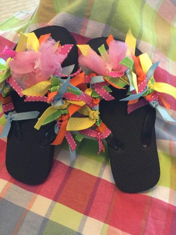 Girls's Colorful Ribbon & Black Flip Flops NWOT Size 8