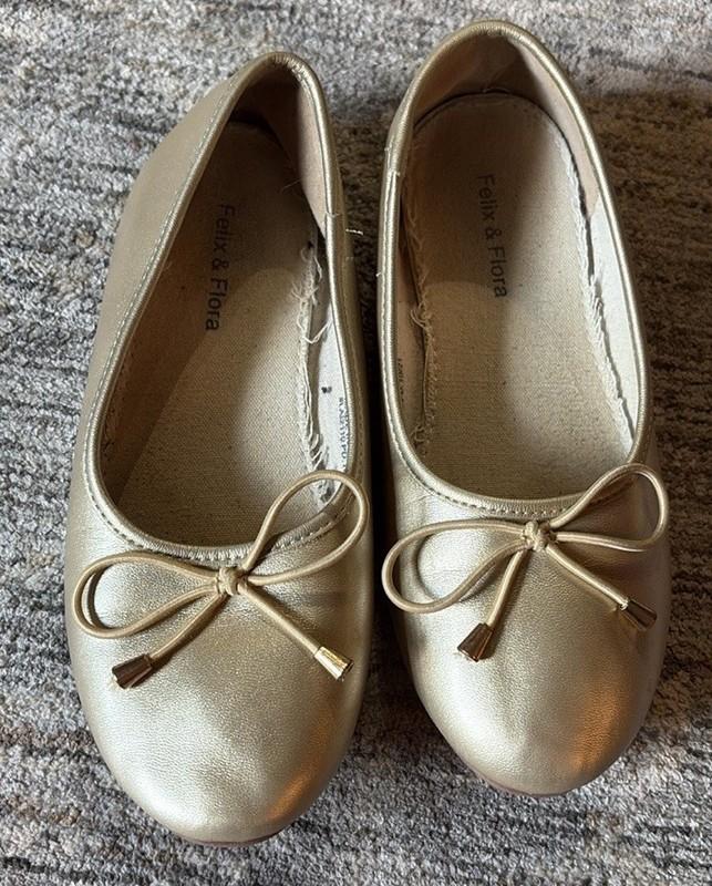 Girls Size 1 Gold Ballet Flats - Round Toe - Bow On Front