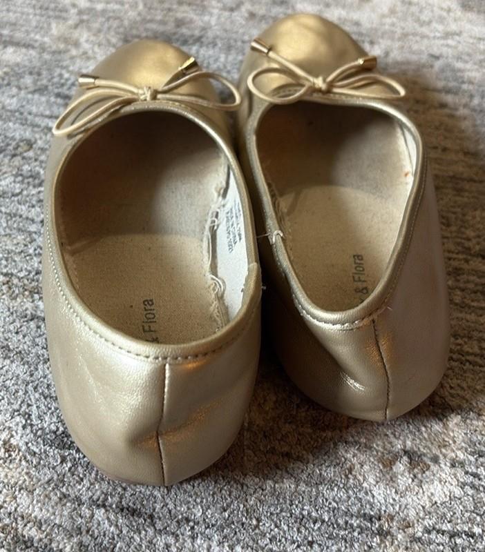 Girls Size 1 Gold Ballet Flats - Round Toe - Bow On Front